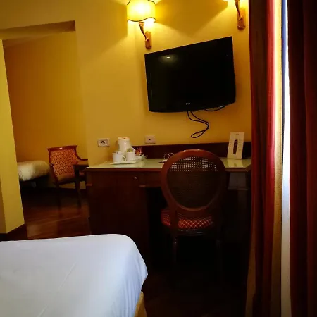 Отель Western Ai Cavalieri 4*